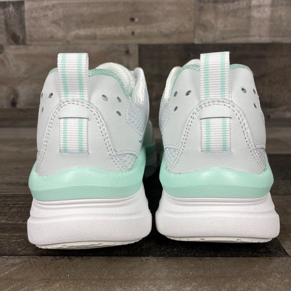 NEW Skechers Relaxed Fit D'Lux Walker Infinite Motion Sneakers - Picture 5 of 8